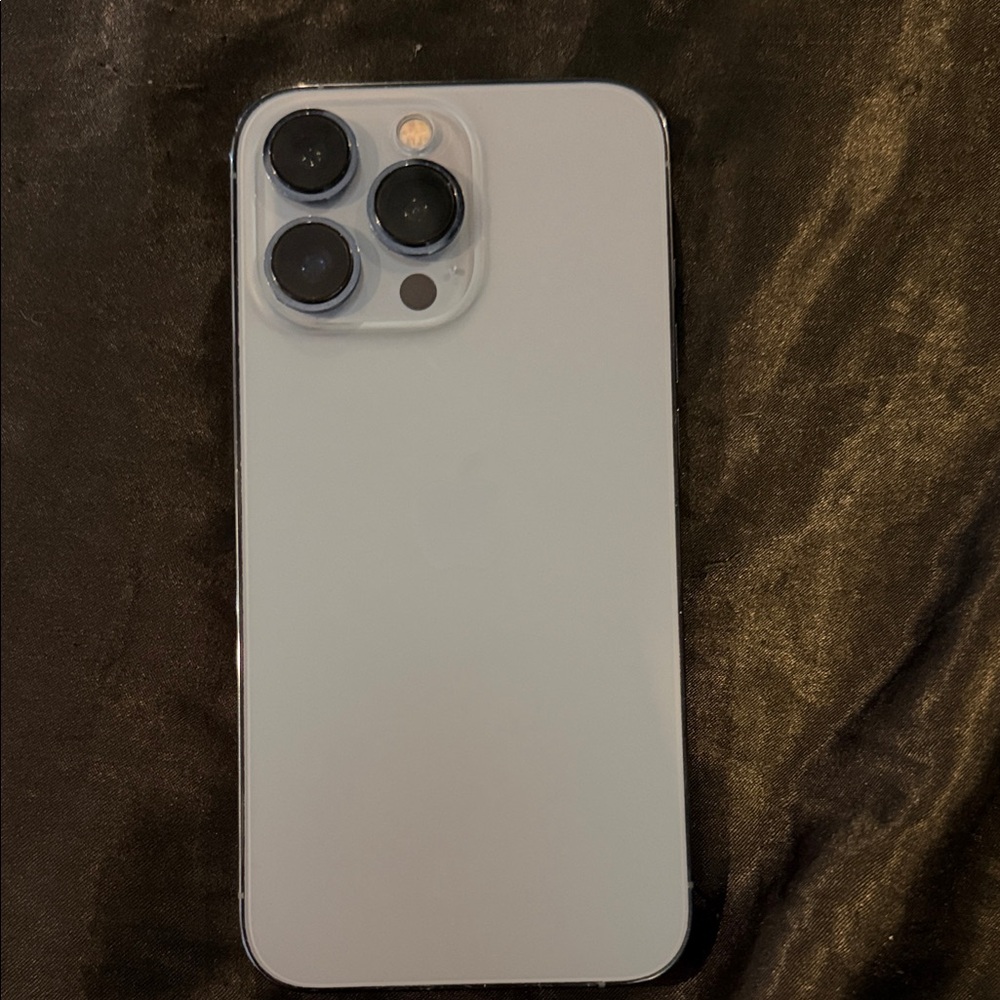 Apple iPhone 13 Pro in Midnight Blue